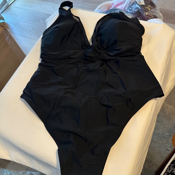 Cupshe Other - Cupshe Black Mesh V Neck One Piece Swimsuit Plus Size 0X Tummy Control